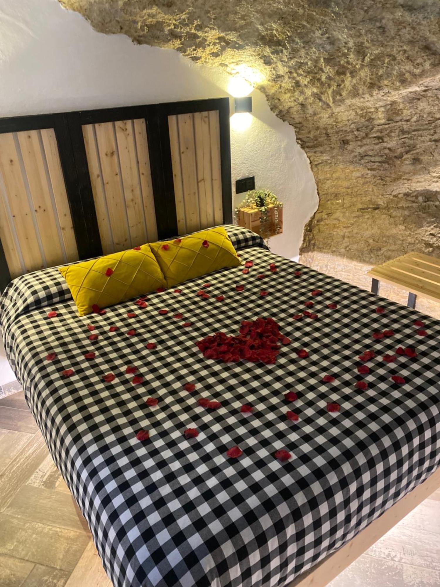 Casa Rural Bajo La Alcazaba Setenil De Las Bodegas المظهر الخارجي الصورة
